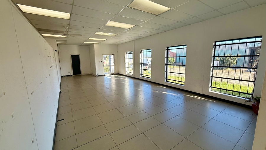 To Let commercial Property for Rent in Knysna Central Western Cape